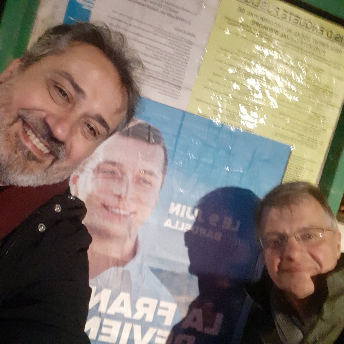 PhilDebruyne77's tweet image. Soirée collage avec Jacques !
@RNational77 @RNational_off 
#LaFrancerevient @J_Bardella
#onestnous🇫🇷Ⓜ️