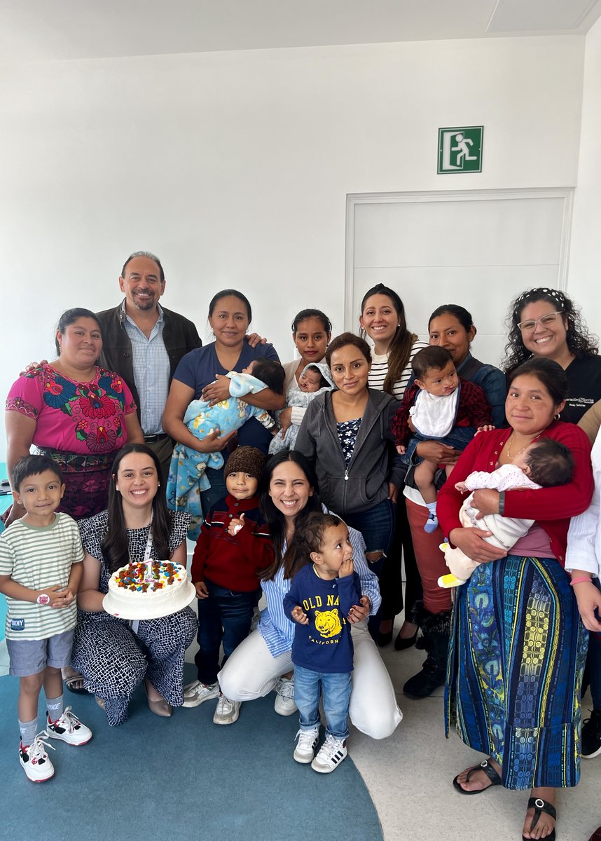 osguatemala's tweet photo. ¡Estamos celebrando un año de la inauguración del Centro de atención integral Dr. Bill y Kathy Magee!

Un sueño hecho realidad para nuestro equipo que sigue creciendo gracias al apoyo inquebrantable de nuestros voluntarios y pacientes que confían en nosotros todos los días. https://t.co/lAbi6Klpfn