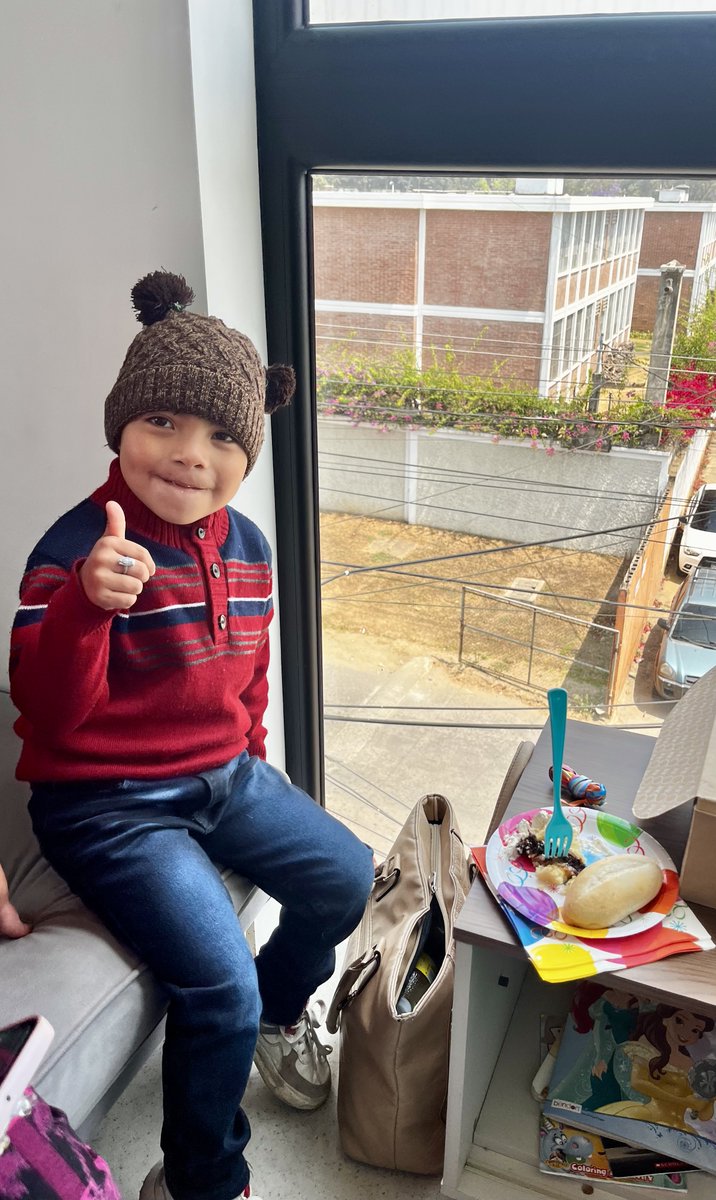osguatemala's tweet photo. ¡Estamos celebrando un año de la inauguración del Centro de atención integral Dr. Bill y Kathy Magee!

Un sueño hecho realidad para nuestro equipo que sigue creciendo gracias al apoyo inquebrantable de nuestros voluntarios y pacientes que confían en nosotros todos los días. https://t.co/lAbi6Klpfn