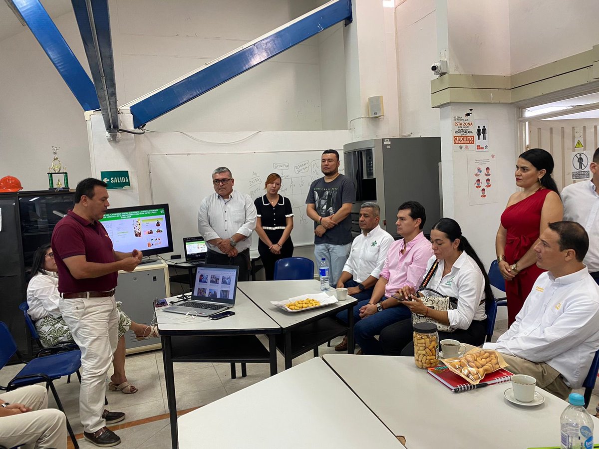 #Entérate | Recibimos en el #Tecnoparque Neiva la visita del alcalde de Neiva, Germán Casagua en compañía de su equipo de trabajo, con el fin de socializar trabajo que lidera el #SENANeiva a favor de la innovación y la implementación de las TIC en los sectores productivos locales
