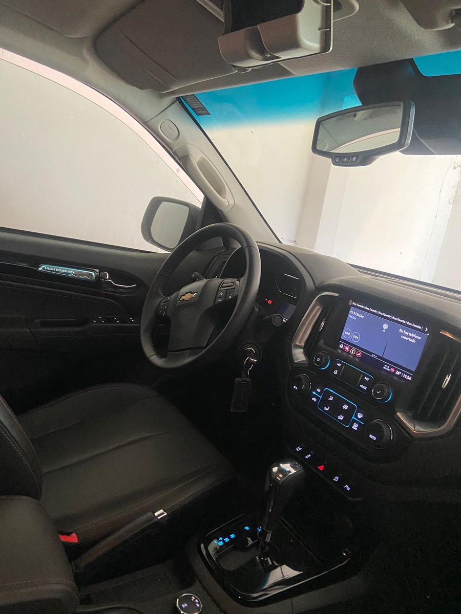 Loreevora13's tweet photo. Camioneta high country 2022 para vender por leasing.
Esta con 2 servis, y con 31.000km 
Queda por pagar 16 cuotas de usd 1000 https://t.co/mJewwaTL92