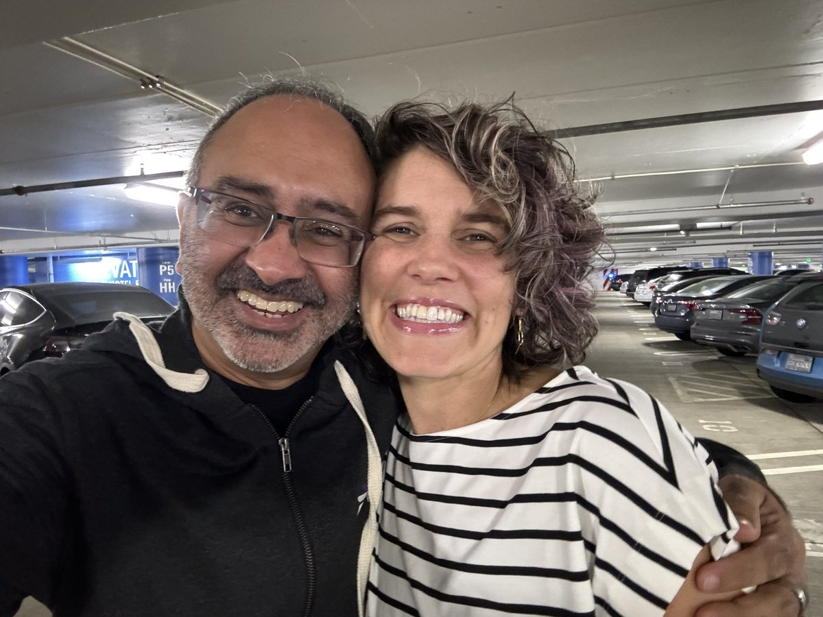 Hoorge's tweet image. When I’m in #Seattle, it’s a must to hang out with my awesome friend and one of my favorite and important people in my life. Thanks @TheRealCre8trix 🙏🏽👍🏽❤️😁

#ITpros #WindowsITpro #Windows #BFF