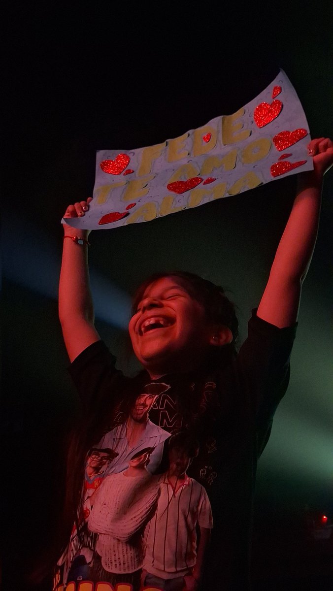 vigevanidaddy's tweet photo. hoy esta cumpleaños mi sobrinita y es super fan de vos @fedevigevani, le dije que iba a hacer lo posible para conseguirle un saludito y hacer más especial su día. Ojalá lo veas no importa cuando pero que puedas regalarle eso seria muy lindo 🥺🥰 https://t.co/MGFxhgDdsp