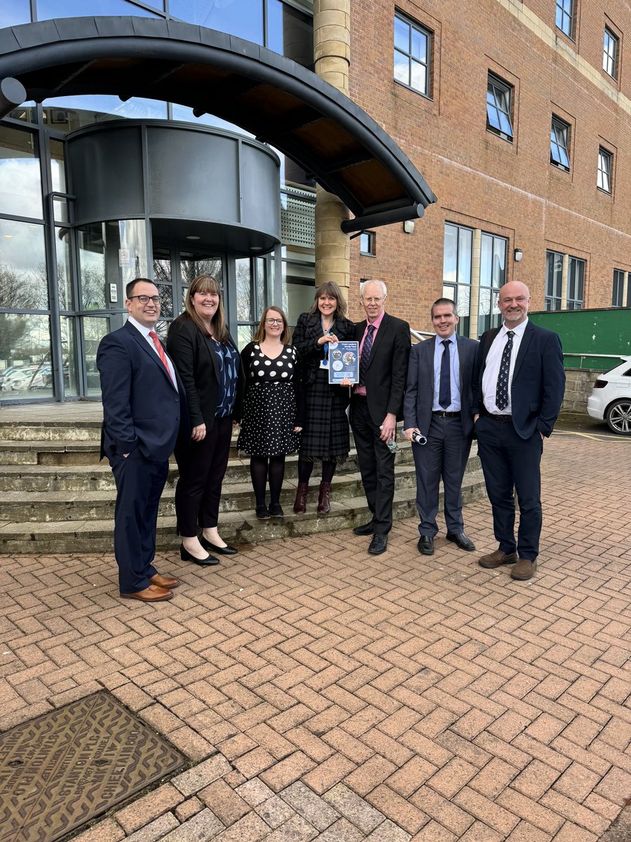 A fantastic day spent with <a href="/NDempseyINCO14/">Nicole Dempsey</a> at <a href="/DixonsTA/">Dixons Trinity Academy</a> &amp; <a href="/Dixons_Co/">Dixons Cottingley Academy</a> reflecting on inclusion and how high quality teaching and learning and strong pastoral structures are interdependent. #TrustLeaderStudyTour #StrongerTogether #growgreatpeople <a href="/TedWraggTrust/">Ted Wragg Trust</a>