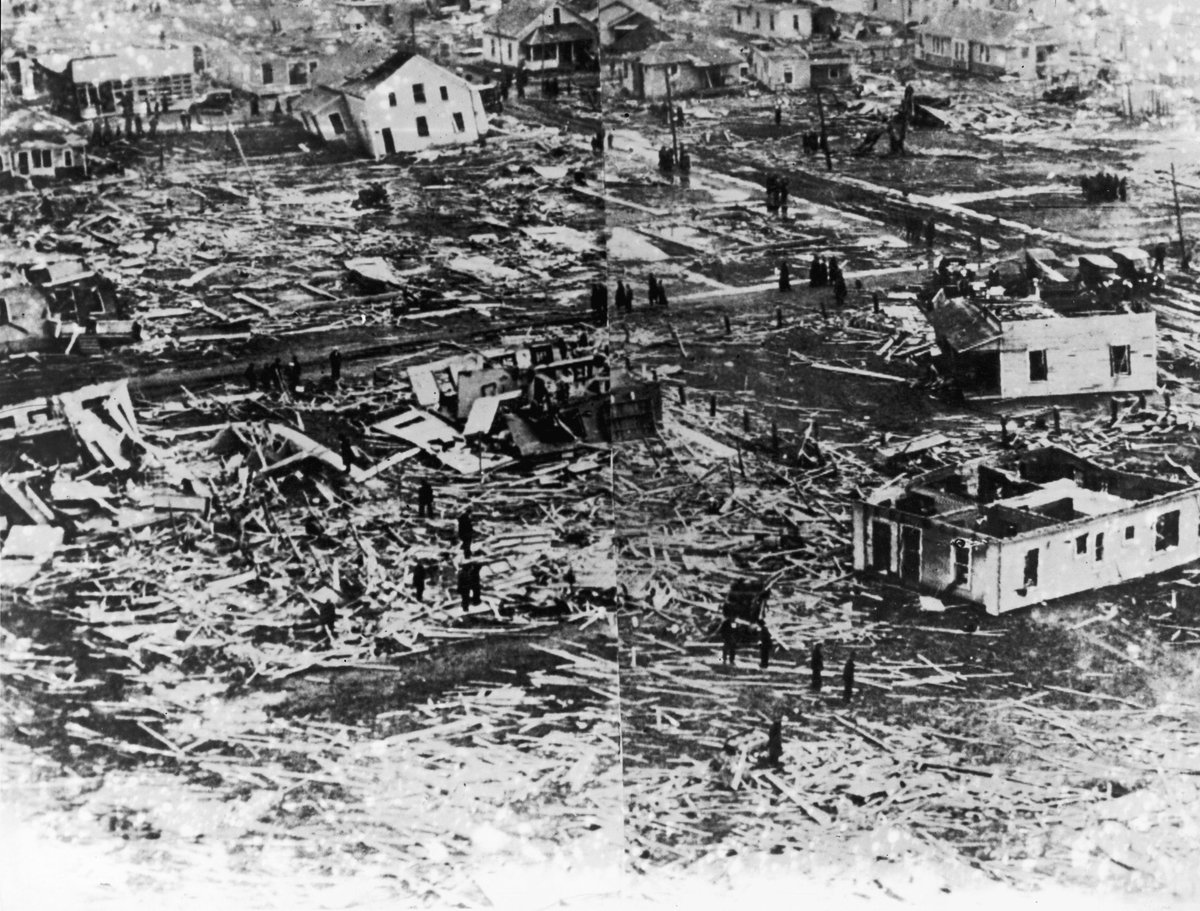 CMETCBSU's tweet photo. This time of March has a past with long-track 🌪s in #INwx!  Historian @ryanhjersey here with a #TodayInWeatherHistory. Last Thursday, the Selma-Winchester-Western OH EF-3🌪 tracked 25 miles &amp; March 18th, 1925 had the 219-mile  track of the Tri-State F5! https://t.co/W6iY1YRXik https://t.co/U75gBfldLp