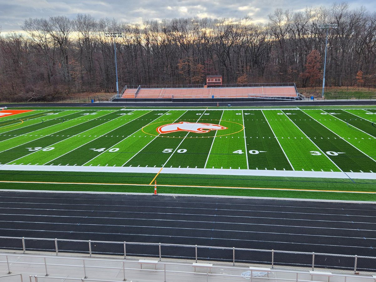 maumeebayturf's tweet photo. Rubber and sand infill process begins this week. The “D-areas” (ends) of the field will be completed this summer once the new track and track events are installed. 
@tciarchitects 
@SuptSylvania 
@NLL_Sports @SVCougarsFB 
@svladycougars
@Southview_Band 
@svgymnastics
@SylvaniaSchools 
@SV_Cougarettes 
@nation_cougar
@southviewcougar
@LadySouthview
@dontedixon_
@SylvaniaSouthv1