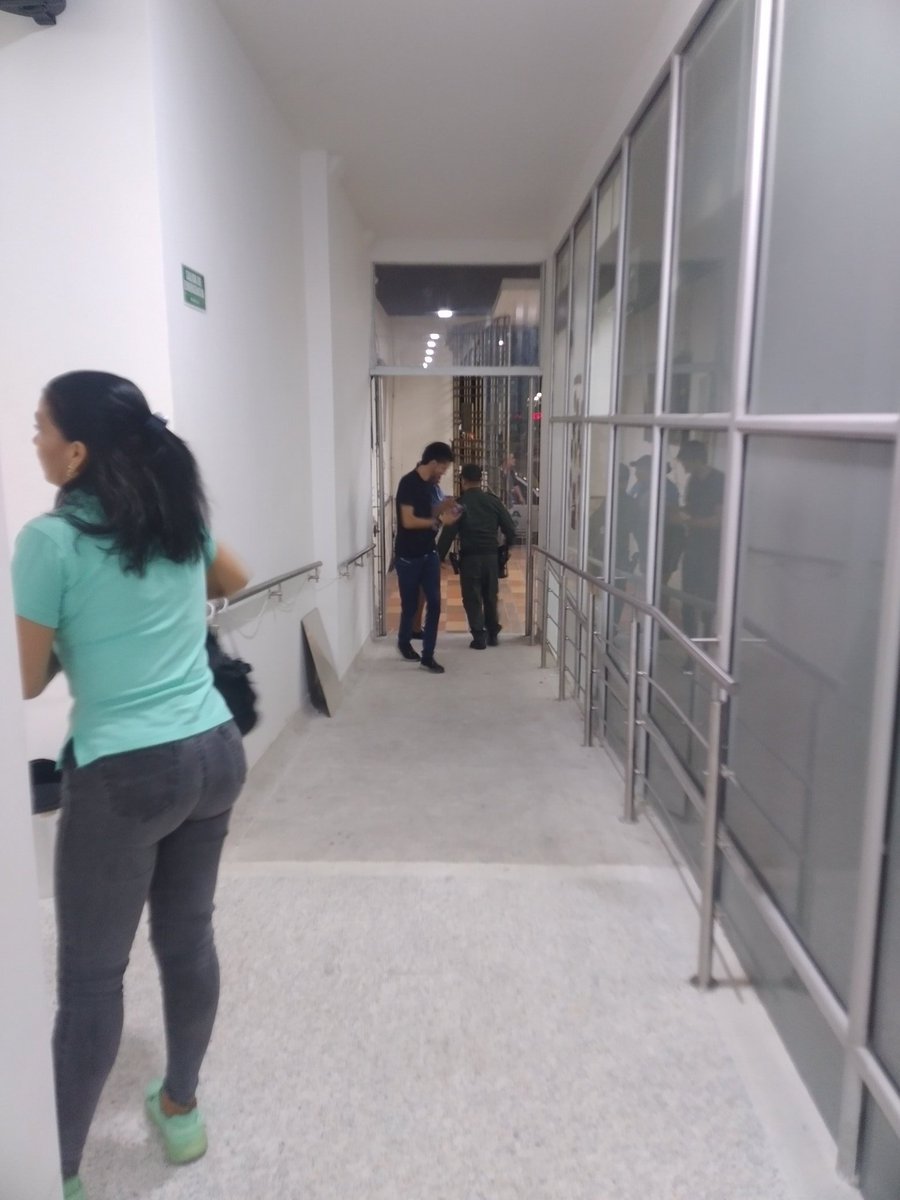 DanielV49721412's tweet photo. La Seccional de Protección y Servicios Especiales Mecuc, bajo la misionalidad del Grupo Protección a Personas e Instalaciones MECUC, presta su servicio de seguridad a las instalaciones de la Sesión del Concejo de la alcaldía municipal de Cúcuta.

ES UN HONOR SER POLICÍA https://t.co/aaw4n8Wvw2