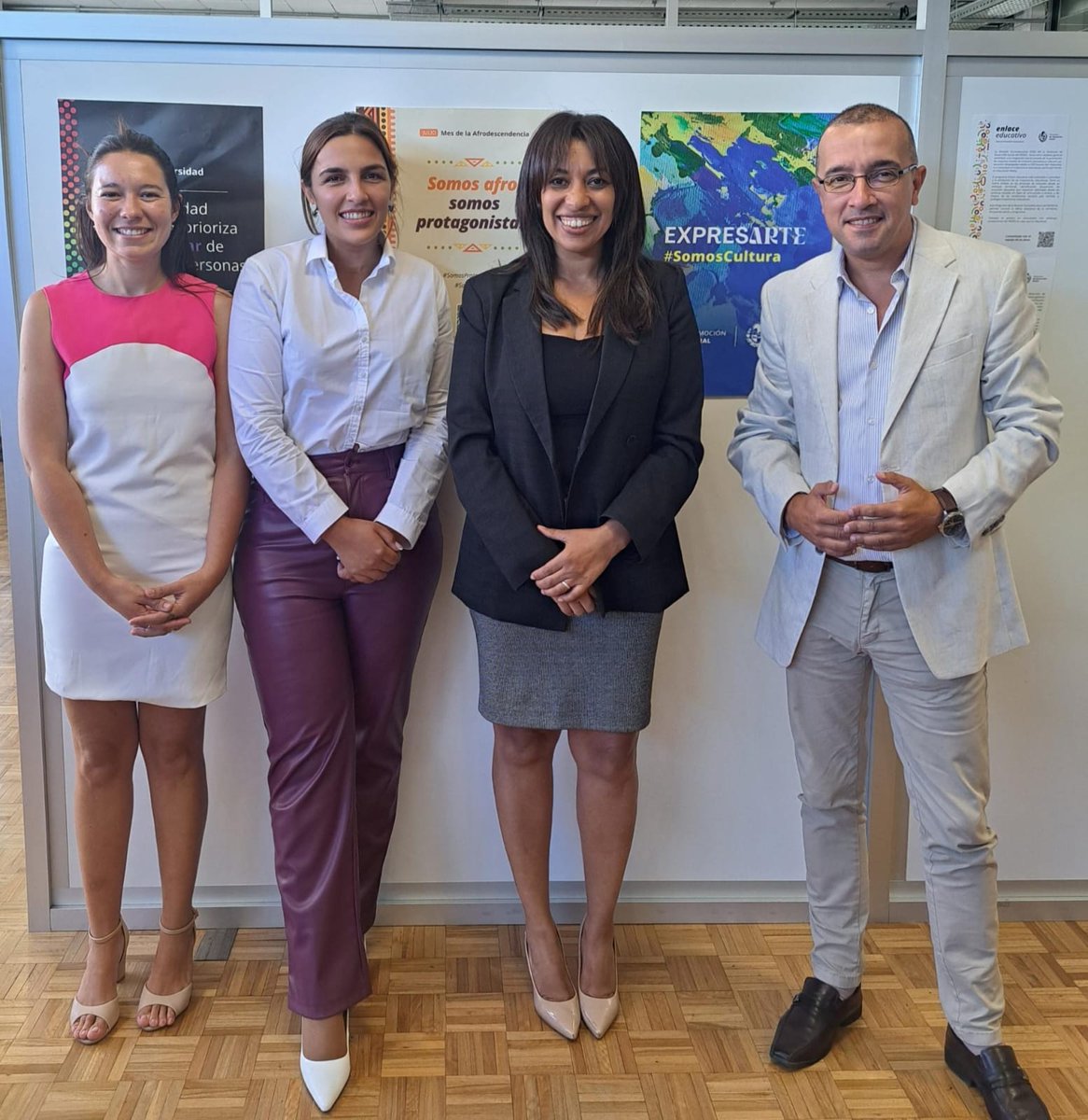 ✔️ Nos reunimos con Rosa Méndez (Gerente del Área de Promoción Sociocultural) y Valentina Viera (Directora de la División de Derechos Humanos) de <a href="/midesuy/">Ministerio de Desarrollo Social</a> con quienes definimos actividades y capacitaciones para empresas sobre temas de diversidad e inclusión.