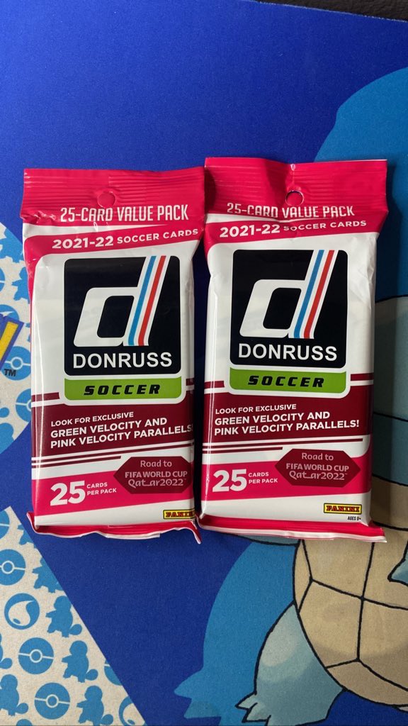 Giveaway

2 Donruss Soccer 2021-22 Cellos Packs

Rules:
1.) Like
2.) RT
3.) Follow me

Bonus entries if you join the discord

discord.gg/jRUyUNY5

Choose winner next week