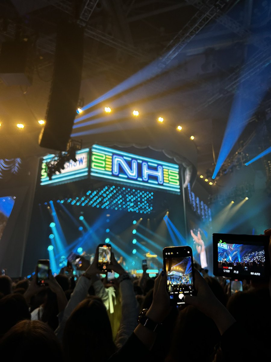 kissymoonchild's tweet photo. że wszystkich koncertów jakich byłam, to właśnie Niall miał najlepsze wizualizacje, to było dosłownie the show #TheShowLiveOnTour2024 #theshowliveontourlodz https://t.co/m1D03sPj3j