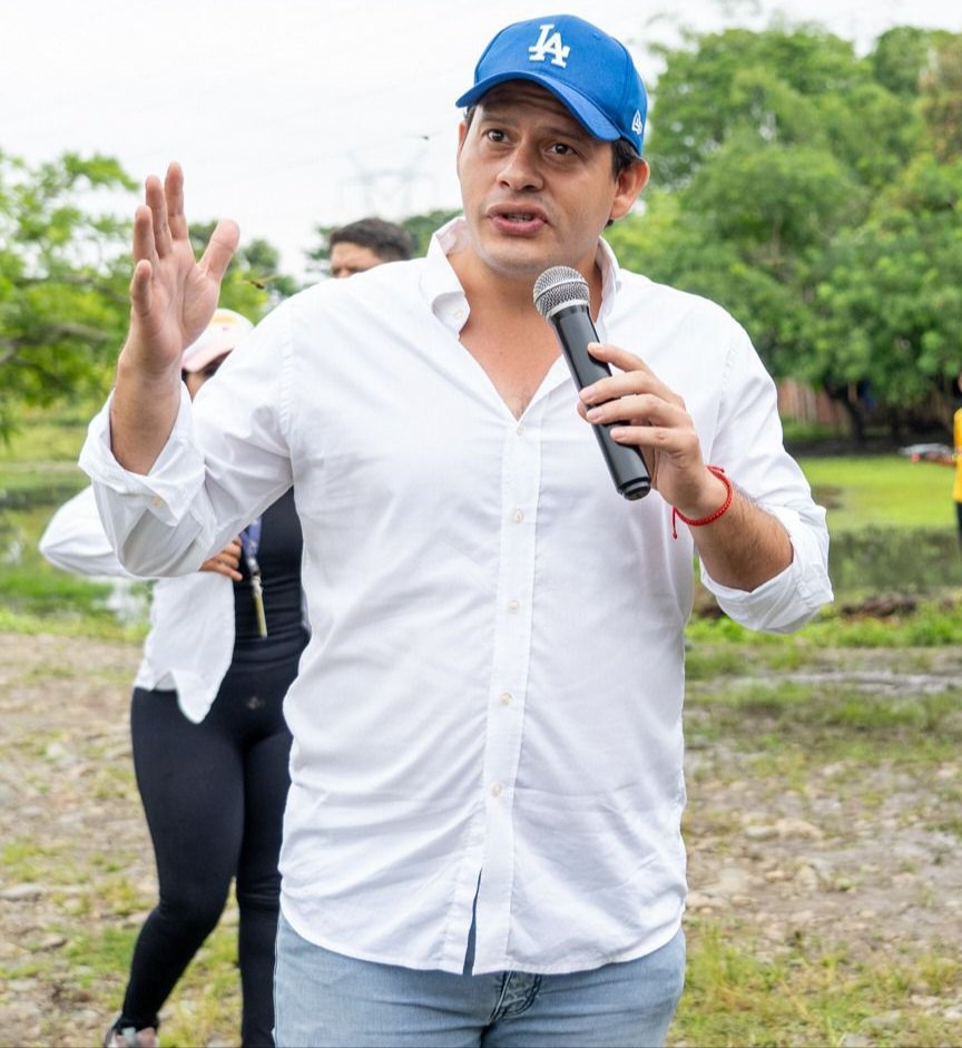 #Babahoyo 
Martes 19 de Marzo.
<a href="/FluminenseRADIO/">Radio Fluminense 101.5FM 🇪🇨</a> 101.5 FM.
"Noticiero Clarito Está con Francisco Mero"
Concejal Carlos Raúl Alvarado .
"Ordenanzas, Ayuda a Damnificados, Capacitaciones y más".
#transmisionenvivo 
"Clarito Informativo" y "El Babahoyense Original" a  las 07h30.