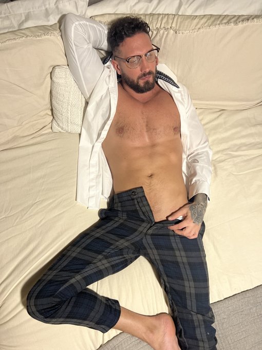 Don't miss out! It's free for you to join right now! 😏 https://t.co/sgFaUxXBbW https://t.co/LonQqUOh<a href="/tag/pornpowercouple"class="tags"><span>#pornpowercouple</span></a>