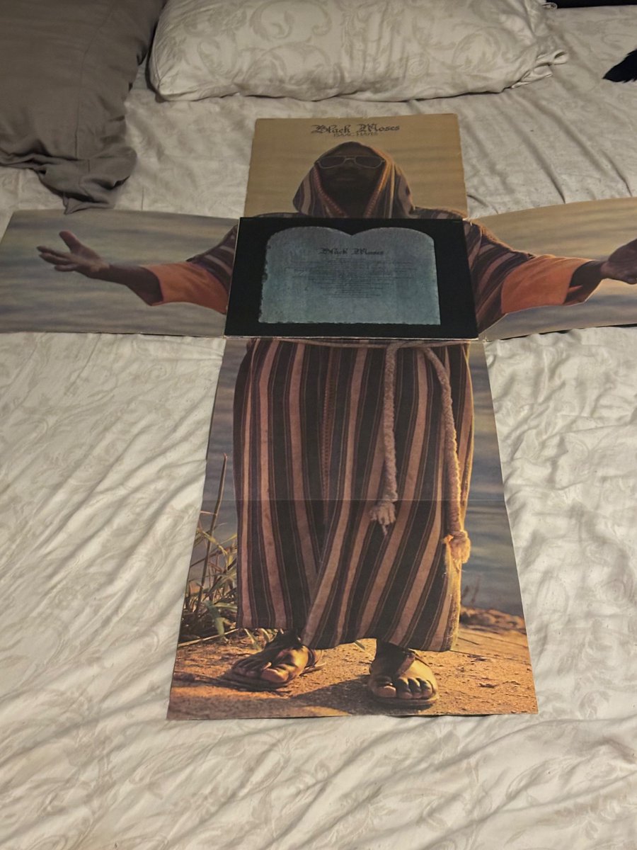 BlackAerynSun's tweet photo. That being said, nothing compares to this, the greatest album cover ever designed.
#GreatMomentsInBeingExtra
#IssacHayes
#BlackMoses https://t.co/rH6xxmhYEf