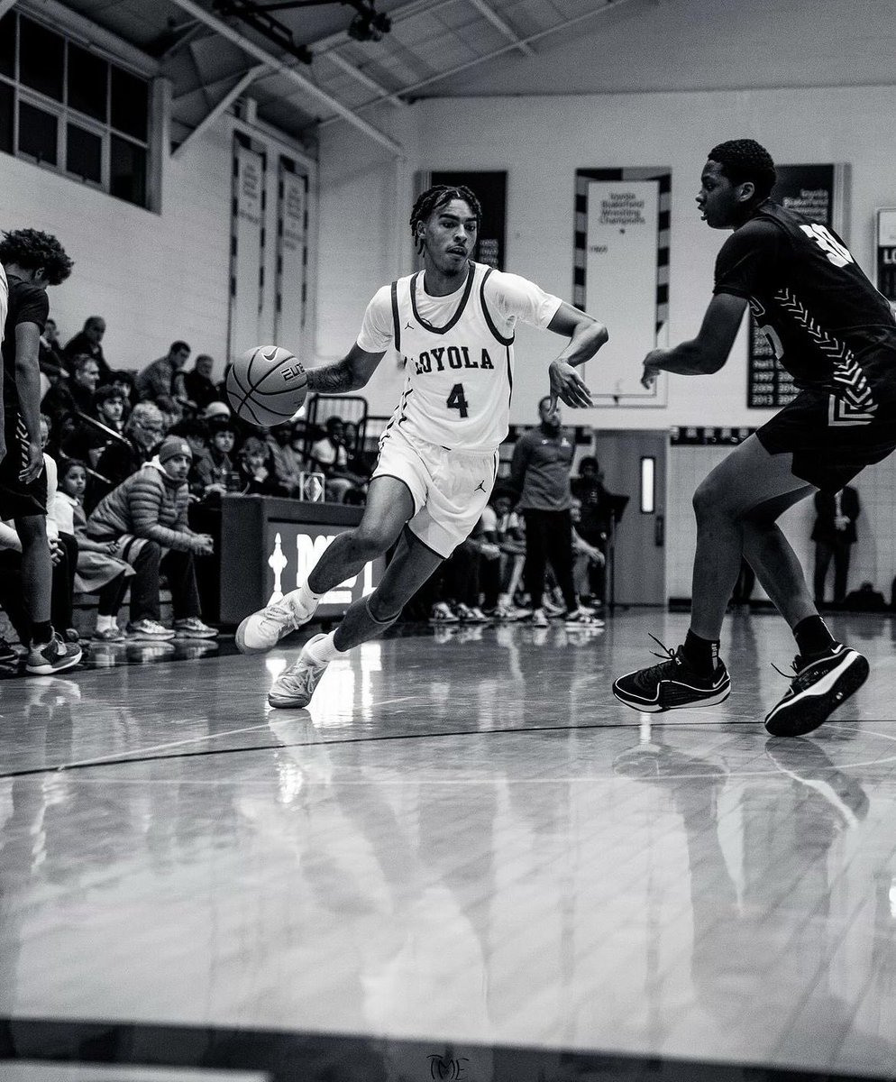 2024 @BasketballDons G J’Lin Brown will do a post-grad prep year at @LoomisAthletics, a source tells @madehoops. The 6’4 guard will play with @TeamThrillUAA this spring/summer. ▪️2nd Team All-@bclbasketball selection ▪️one of the most improved players in Baltimore