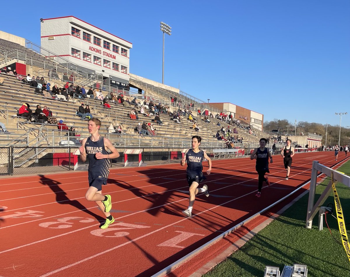 RodKRCG13's tweet photo. Cool day on the track! Jeff City hosting Helias and Rolla. https://t.co/nLpTwAbimB