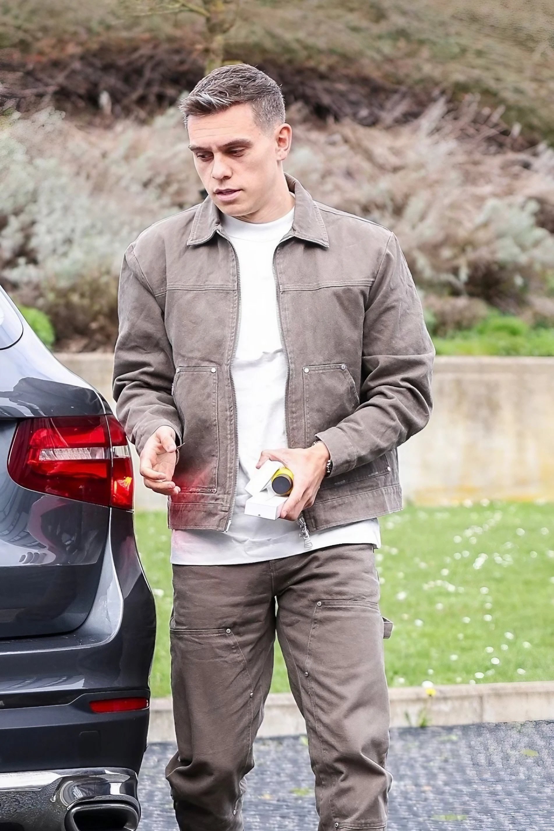 Le African Gooner on X: " Leandro Trossard arrives for Belgium International Duty ⚽️ https://t.co/pBsp3Yd0G4" / X