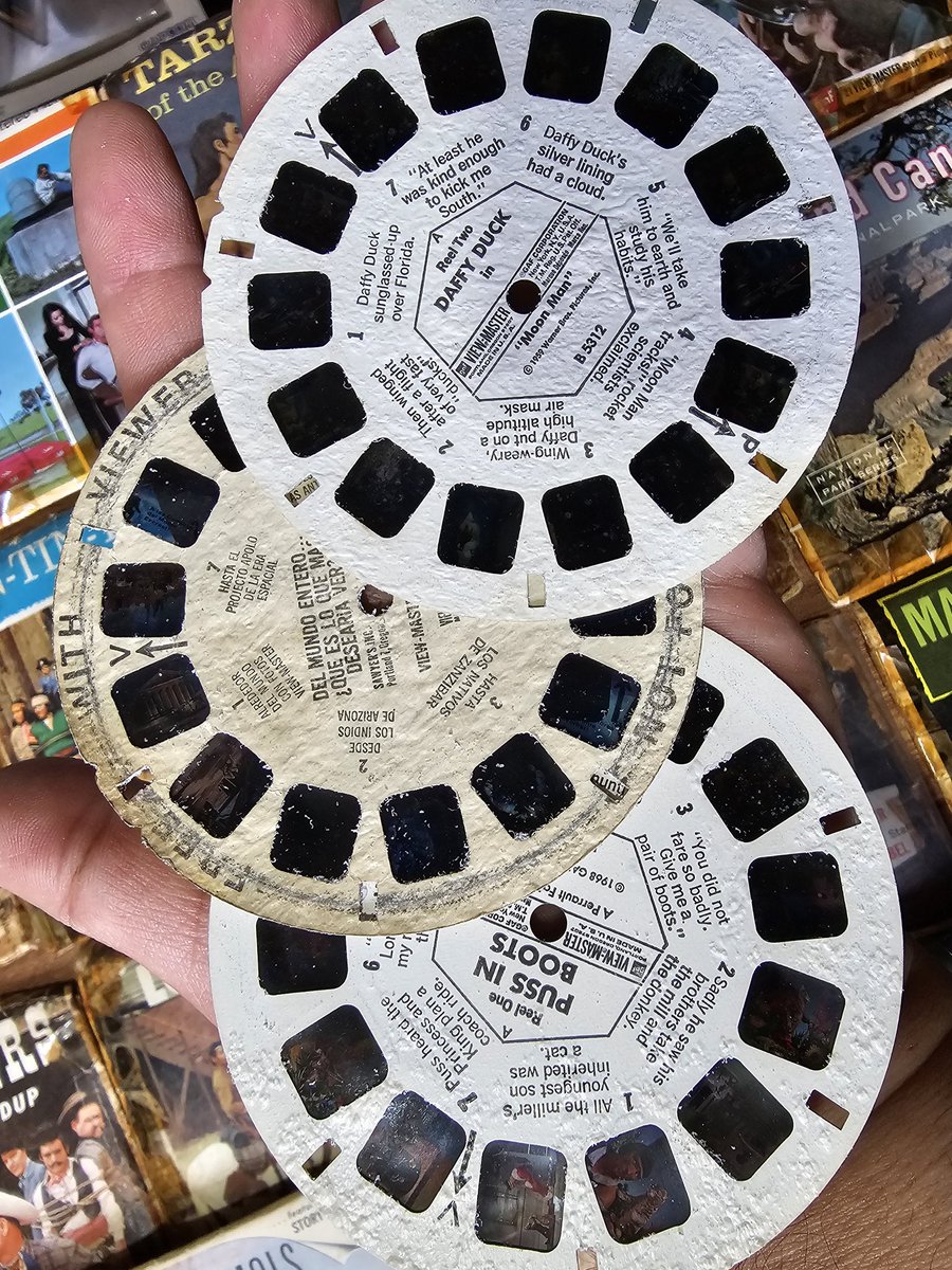 My childhood and my dad's hobby!! I love this disc soo much tough i am really worried about them since some are 60 years old and they are desintegrating #viewmaster