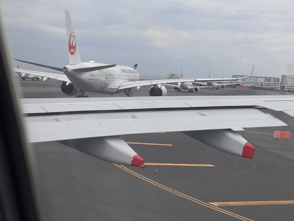 okamoto123's tweet photo. 羽田空港渋滞中✈️ https://t.co/TXvSRbNcJm
