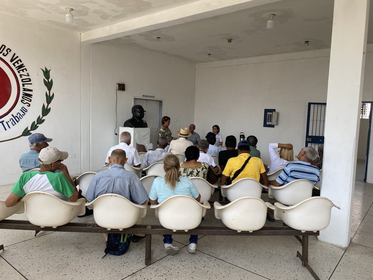 ElioEscalo2621's tweet photo. AD-Yaracuy ADvenezuela.
#18marzo2024, reunión de C.E.S-Yaracuy, preparando nuestra #MaquinariaElectoral de carne y hueso, #RumboAl@Julio28 con nuestro candidato presidencial compañero @LuisEduardoMartinez.
#UnidosViviremosMejor..
#AdecoVotaPorAdeco. https://t.co/59DK4myv4I