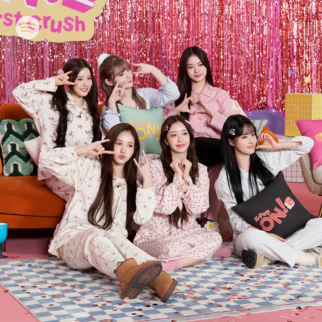 stayc_Colombia's tweet photo. [ FOTOS l 180324 ] 
[#STAYC]

Las fotos detrás de escena de STAYC 
Que solo se pueden ver en Spotify🩷

#스포티파이 
#KpopONFirstCrush 
#SpotifyxSTAYC #STAYC #스테이씨 https://t.co/xxqNNs1NRE