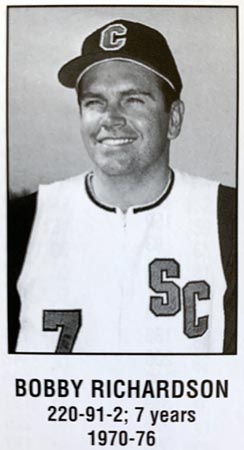 Stitch_Head's tweet photo. #OnThisDay in College Baseball: 1970
Former @Yankees 2B Bobby Richardson begins his 7-year tenure as @GamecockBasebll head coach w/ a 7-1 loss to Furman. But he would transform the program. His 1975 squad would go 51-6-1 & national runner-up to Texas in the #CollegeWorldSeries. https://t.co/3cbwz2nhYp