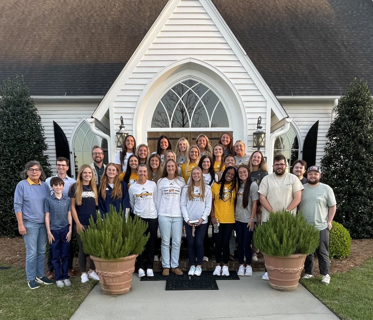 _GSWSoftball's tweet photo. Thank you FCA and St. John’s for having us tonight for dinner and a devotional! #canesbaby https://t.co/FLrwy5Ymhw