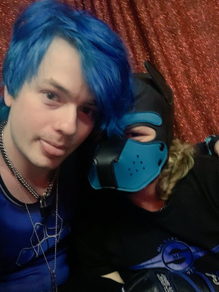 halo_pup's tweet image. Me and the adorable @umbrapup at the last mosh. 😇🐶😋