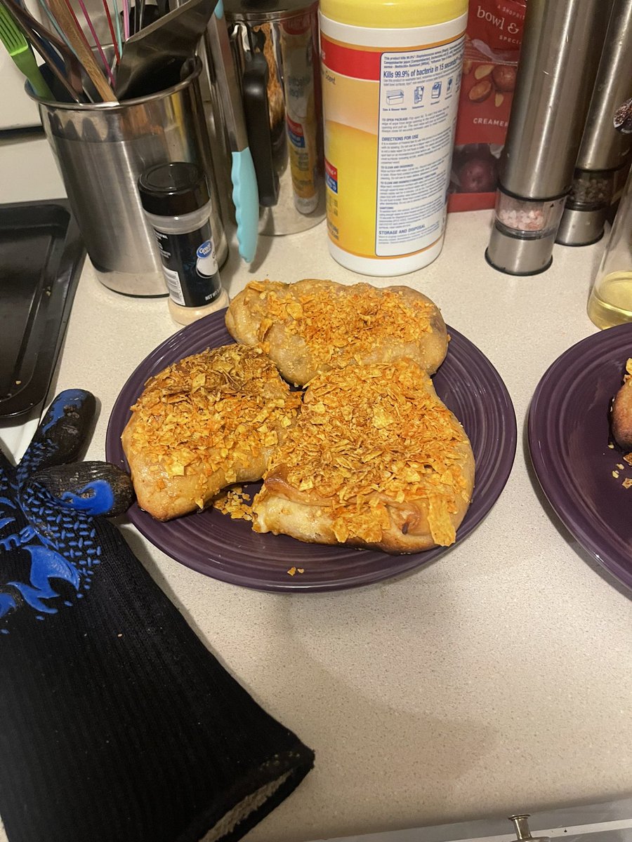 Giftedfreak's tweet photo. Tried my hand at @MythicalChef Doritos Locos Calzone from the Mythical Cookbook! https://t.co/mfSfVmqFzE