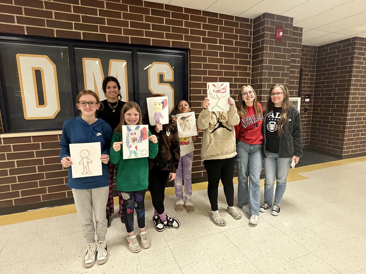 _ShawnChurchill's tweet photo. Today, Sp I Ss collaboratively worked with 6th grade ELA Ss. They listened to the popular Cucuy legend in Spanglish. Then, collaboratively co-created a story re-tell with their high school buddies. Some made pictures of what they thought the Spanish boogeyman looked like! ✏️ https://t.co/lI4OOMD9fw