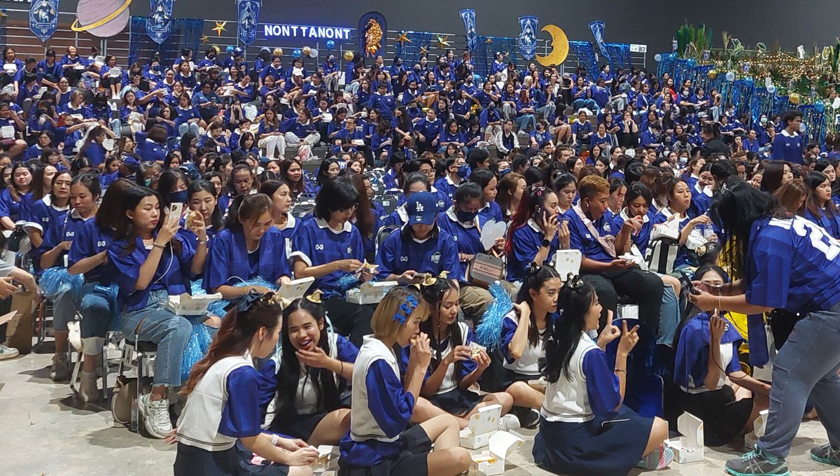 YINGTIP4's tweet photo. ความรักในธนนท์สร้างความเป็นทีมสร้างความร่วมใจสร้างกำลังใจแต่ถ้าไม่มีความน่ารักไม่มีความทุ่มเทและความเสียสละเวลาของน้องๆทุกคนผลงานดีๆแบบนี้ไม่สามารถเกิดขึ้นได้แน่ๆและก็เกิดขึ้นได้ดีมากๆๆๆๆๆด้วย
ดีใจที่ได้ร่วมทีมกันนะคะ💙 #MAGICBLUE #nontfam https://t.co/TFAw7582xa