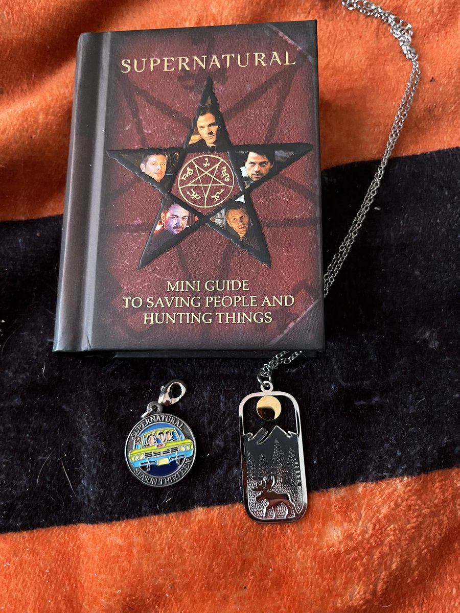 SquirrelsMoose7's tweet photo. Exciting day! Happy Birthday to me! Thank you @Stands for my birthday presents ❤️😘 https://t.co/ejryxvBiQH