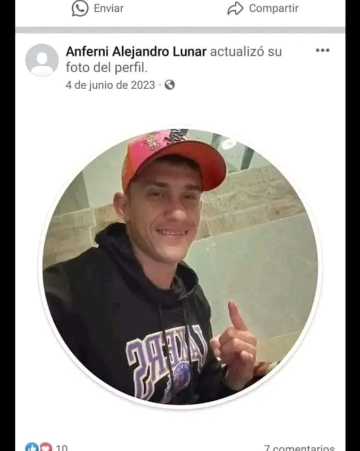 el_tio_copa's tweet photo. El Tio Copa inspector Gadget 🧐
Anferni Alejandro Lunar Benitez Decidió volverse viral, atracando sobre el puente peatonal de la Cra 30 con Cll 80. Ayúdemos a qué se haga famoso el ratatui 🐀 desliza a la izquierda para ver a la ternurita 🤗 https://t.co/sSIsBPopZb