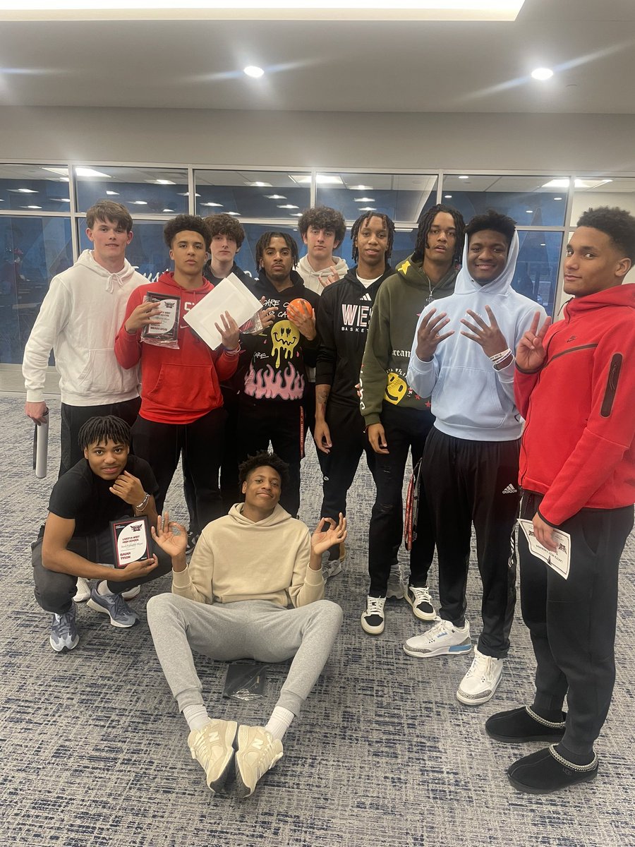 Great year for these great kid's. We had our banquet tonight and it was a great way to end the year. @LJ_Green18: Most Improved Player @Bryce_curry12 and @isaiahmm24 Offensive Player of the Year @joshuatyson_ 6th Man of the Year Preston Robinson: C.O.D.E Award