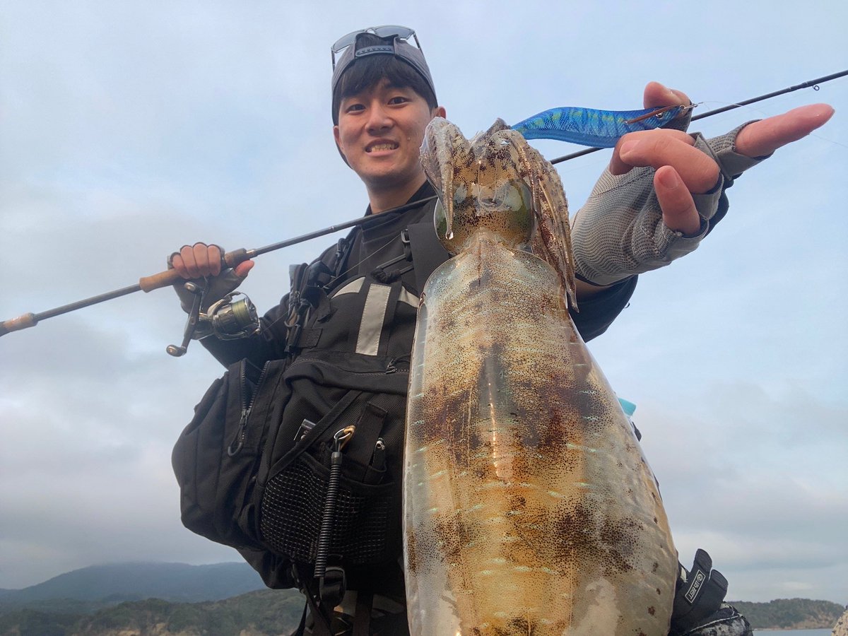 palms_global's tweet photo. Eging with Shore Gun EVOLV in Japan 🇯🇵
Rod: Shore Gun EVOLV 90ML •EG (Eging model)
Thank you Joe !!
#palmsfishing #eging #shoregunevolv #squid #squidfishing #calamari #calamarifishing #totanara #egi #egingfishing @palms_japan https://t.co/8NzxoQAIa9