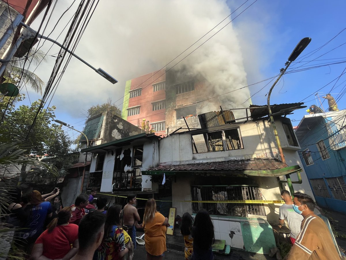 Look: Sunog sa Benita street Brgy 186 Tondo Manila anim na oras na hindi pa rin naaapula gusali ng garment factory