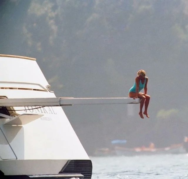 fasc1nate's tweet image. August 24, 1997, a week before Princess Diana's death.