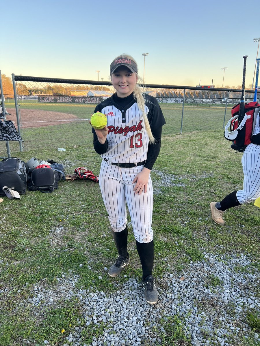 thunderbolts07's tweet photo. Congrats Madeline Flammia! #7 💣for the season!! ⚡️⚡️
@FlammiaMadeline https://t.co/tV1VpndQ8A