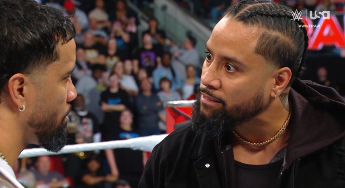 TheEWZine's tweet photo. @WWE #TeamUsos https://t.co/ArUenF7DHA