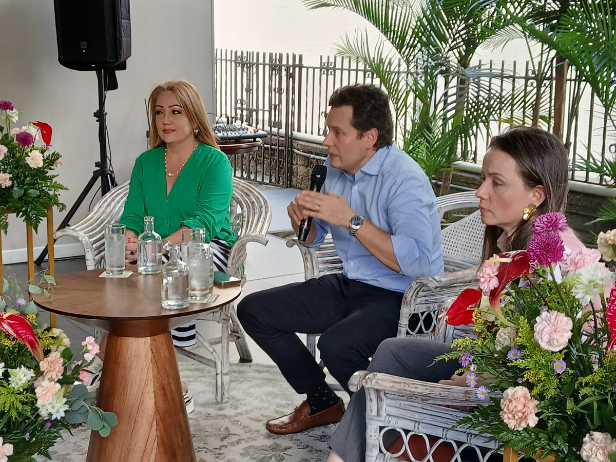 CotelcoAnt's tweet photo. Hoy tuvimos la atención a medios en nuestro hotel Afiliado #PobladoPlaza con los representantes de la Jta Directiva Nal y nuestro Pdte Eje. @JoseDuarteG conversando sobre la proyección de ocupación 2024, gentrificacion, entre otros temas de interés del gremio. https://t.co/bZPjj09UpY