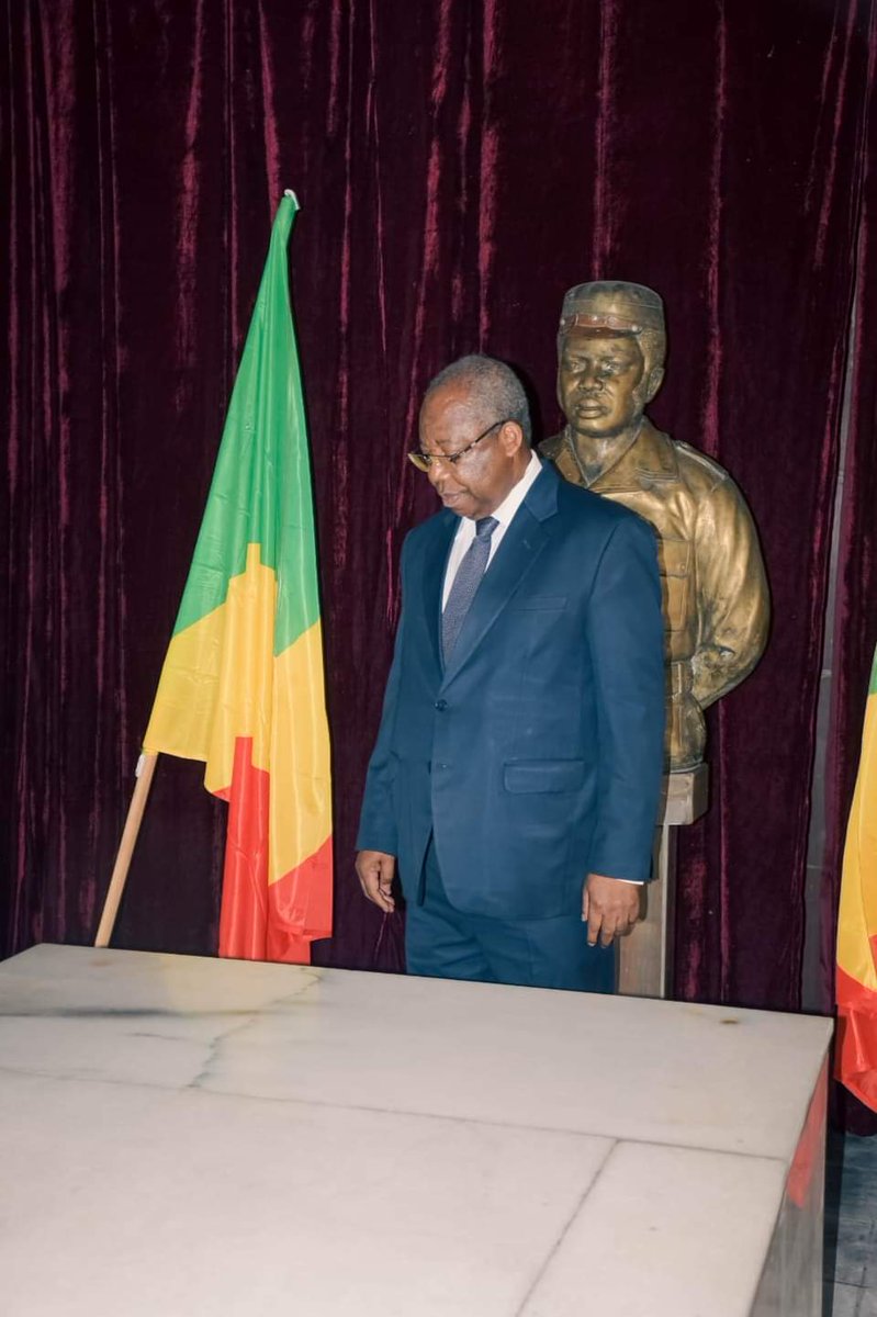 IlokiParfait's tweet photo. 18 mars 2024, Mausolée Marien Ngouabi: 47ème anniversaire de la triste disparition du camarade Marien Ngouabi, président fondateur du PCT.
Hommage digne d'un architecte politique reconnu. 

# PRI https://t.co/dxDfP3VzG5
