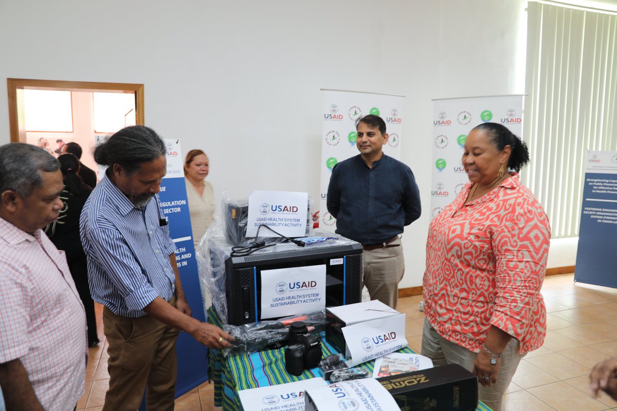 On March 15, 2024, we handed over additional essential IT and communication equipment to FONGTIL to support their efforts in boosting the capacity of the national health CSOs &amp; REBAS-TL, to contribute to strengthen the health system in🇹🇱
👉tinyurl.com/3kzv9mck