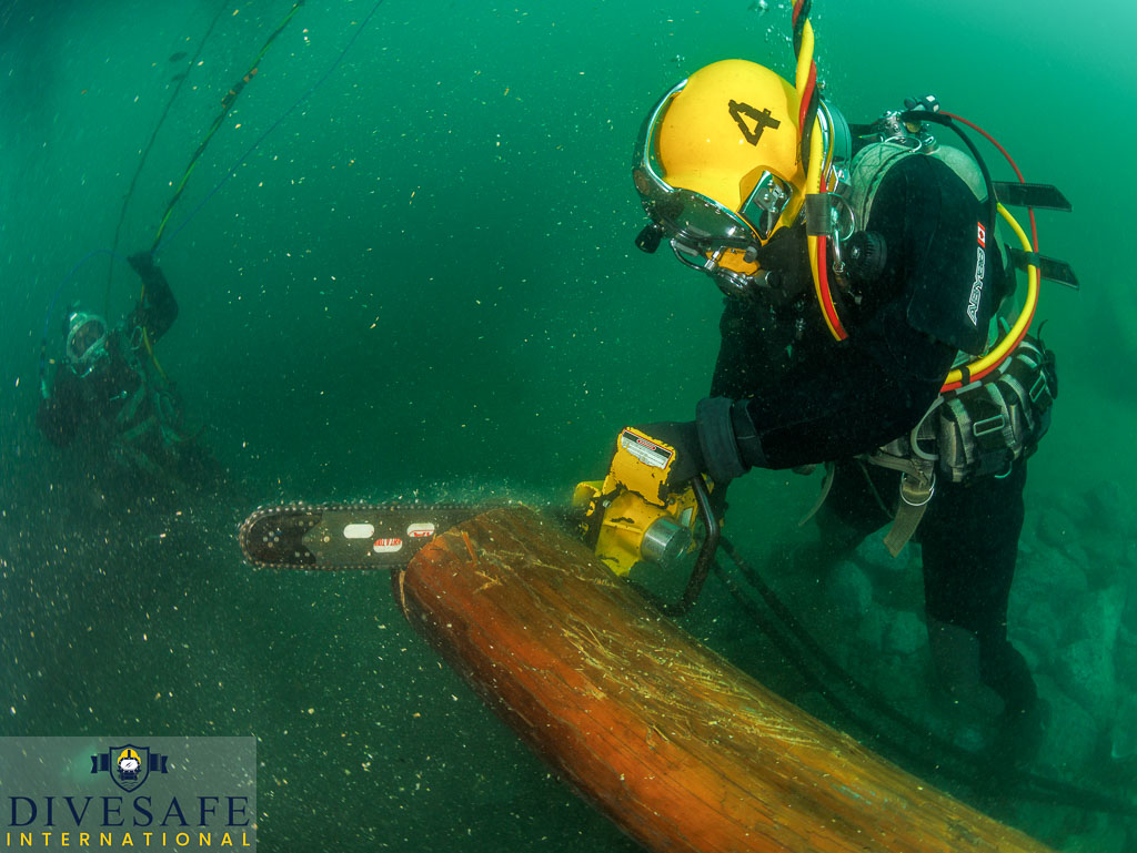 You know it's an Unrestricted Surface Supply course when we break out the Underwater Chainsaw! 🤩 Next chance to pick it up in class is this June!