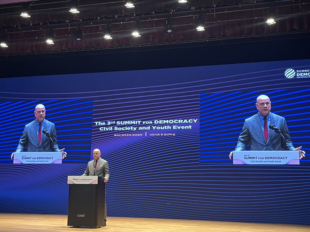 Opening ceremony of day 2 of the #S4D3: over 50 sessions will be held today in collaboration with cohorts, civil society and youth on topics such as youth participation, gender, deliberative democracy, disability and many many more! <a href="/Int_IDEA/">International IDEA</a> <a href="/OECD/">OECD ➡️ Better Policies for Better Lives</a> <a href="/CommunityofDem/">CoD</a> <a href="/opengovpart/">Open Gov Partnership</a>