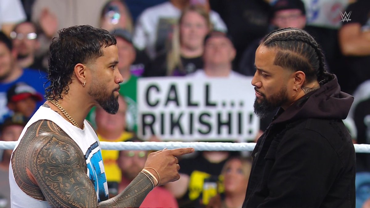 WWE's tweet photo. USO vs. USO
#WrestleMania

https://t.co/ICLB3KkTLf https://t.co/RHcwLbJei0