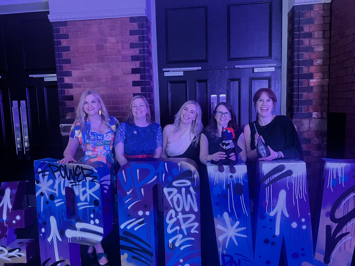 Lisa Mitchell tweet media