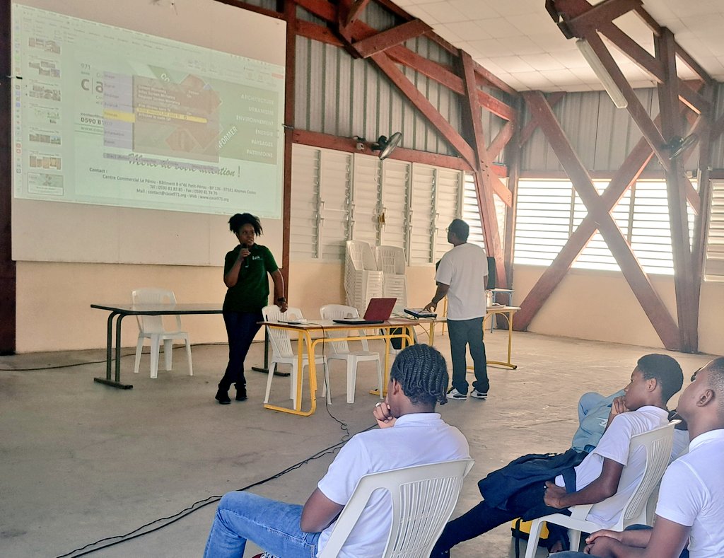 Lancement de la semaine créole au #lpga !
Pour débuter, nous avons eu l'honneur de recevoir Mme Harchy, architecte au sein du CAUE (Guadeloupe) pour une intervention sur la case créole dans son environnement.