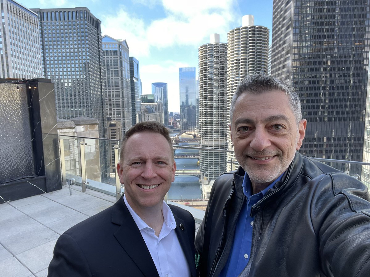 Want to know where to stay when you’re in Chicago? The LondonHouse! My new good friend @TheDonBarnett is the director of sales and marketing for them. It’s such a cool place and right off Michigan Avenue. Where all the fun happens.