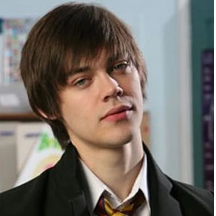 PSA - @justanactor 's old series Waterloo Road is on TUBI!!! I've only ever seen pieces of this #tompayne gem on youtube & it's totally entertaining to see an actual ep! This is going to be fun!! My thoughts below! 1/2🧵