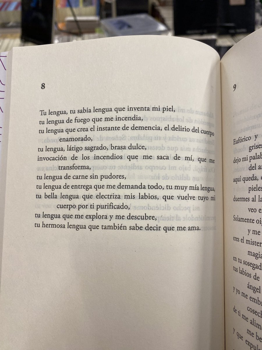 jdlaverde9's tweet photo. Sí, sí, yo sé que el país anda agitadito, pero cuándo no. Pa que respiren un tris, estos cuatro poemas de Darío Jaramillo Agudelo. https://t.co/FXnaEjrD2h