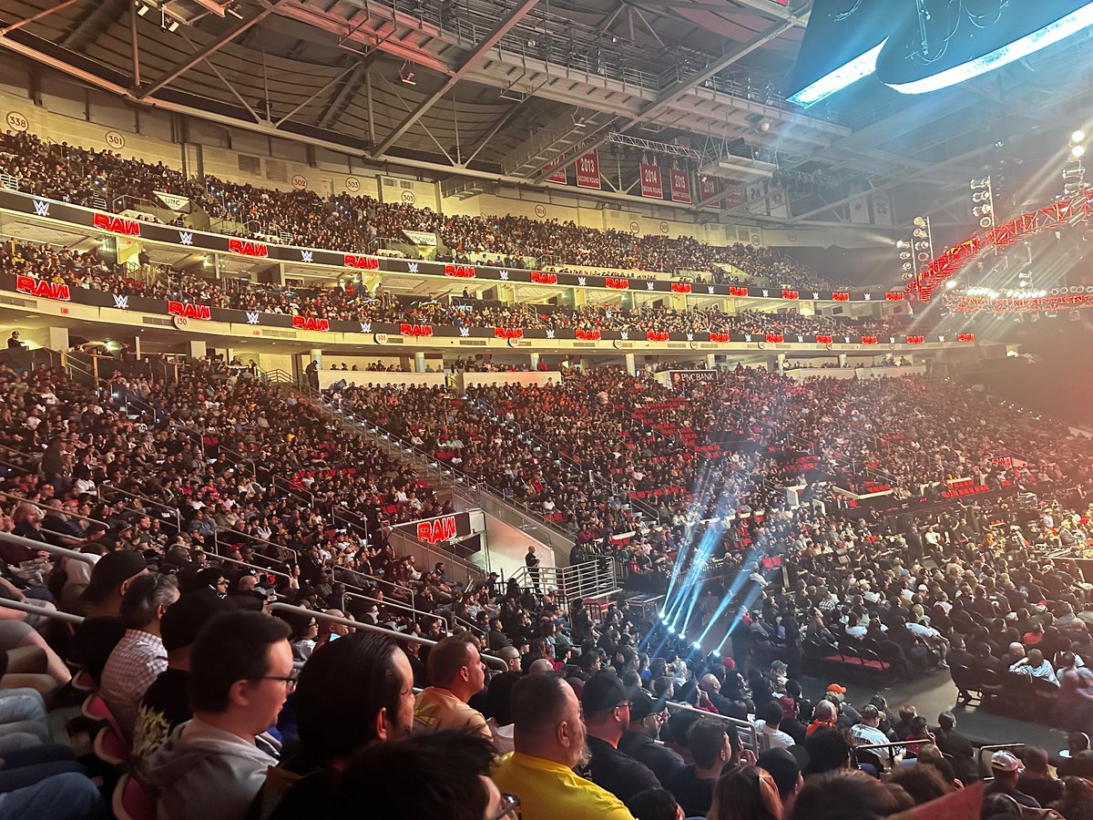 blc0628's tweet photo. @CoxsonT80 @WrestleTix That’s a lot of seat fillers. https://t.co/9VmgeaiWa3